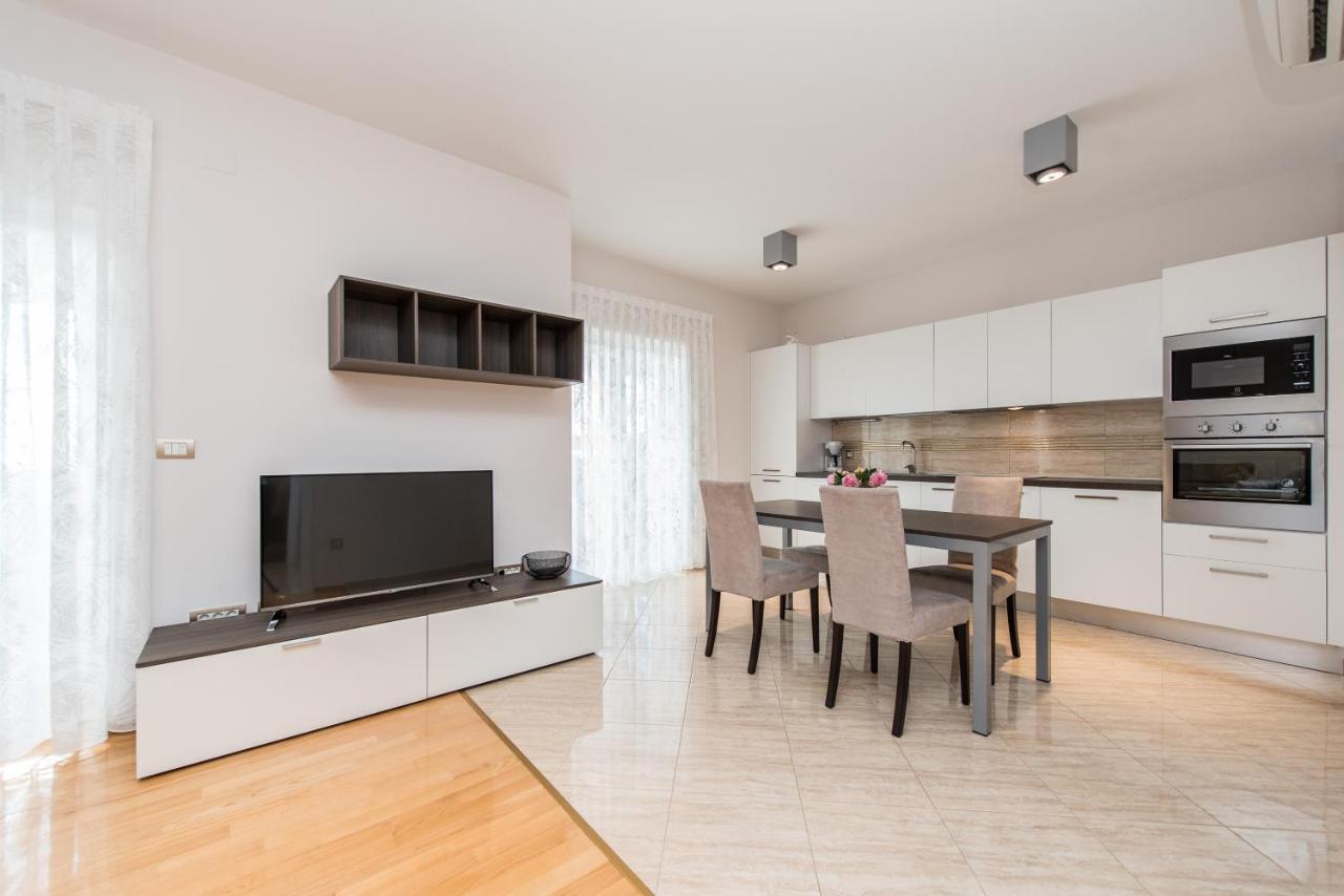 Apartamento Kings View Sarkic Novalja Exterior foto
